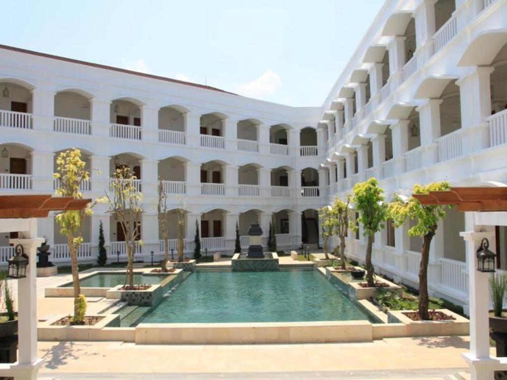 Hotel Ammi Cepu Exteriér fotografie