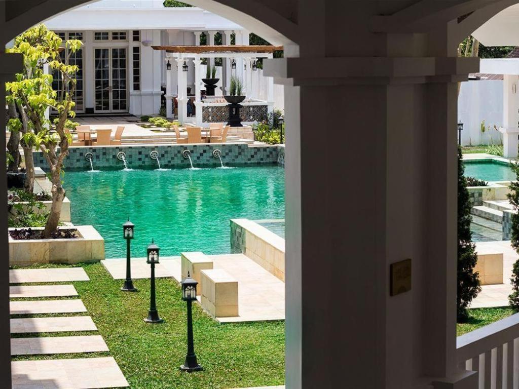 Hotel Ammi Cepu Exteriér fotografie