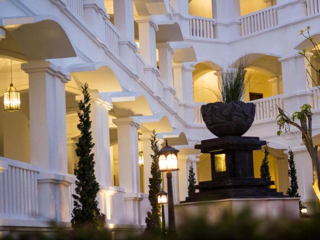 Hotel Ammi Cepu Exteriér fotografie