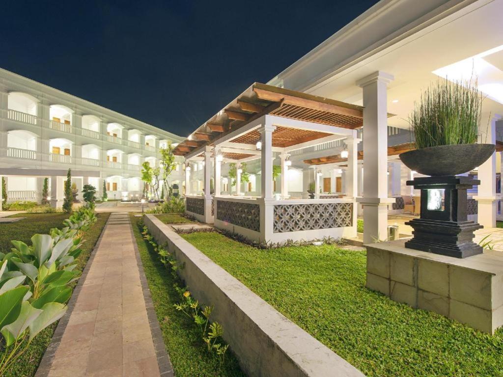 Hotel Ammi Cepu Exteriér fotografie