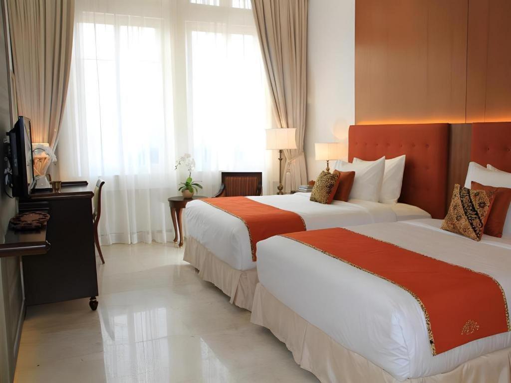 Hotel Ammi Cepu Exteriér fotografie